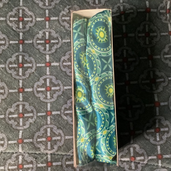 Beauty 360 Satin Shower Caps Comfort Fit & Size XL - Picture 4 of 15